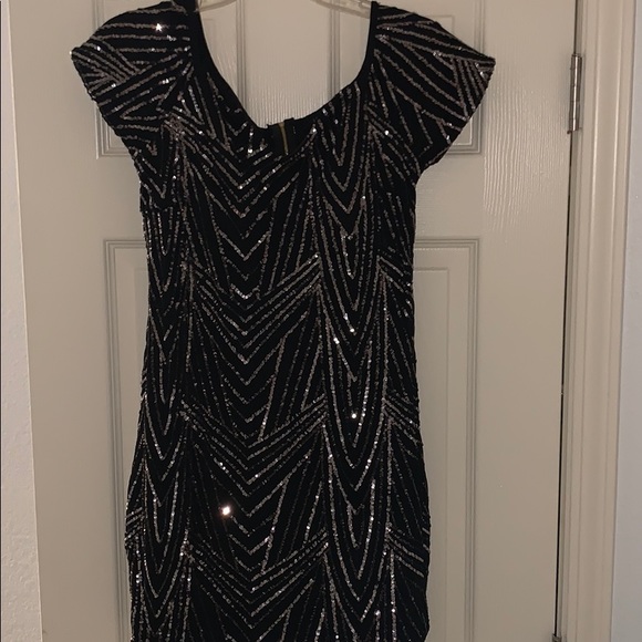 Black and gold dress - Picture 1 of 2